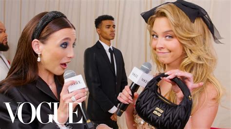 sydney sweeney met gala bag.